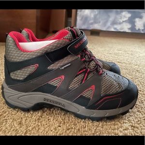 Merrell waterproof hiking boots NWOT size 5 M